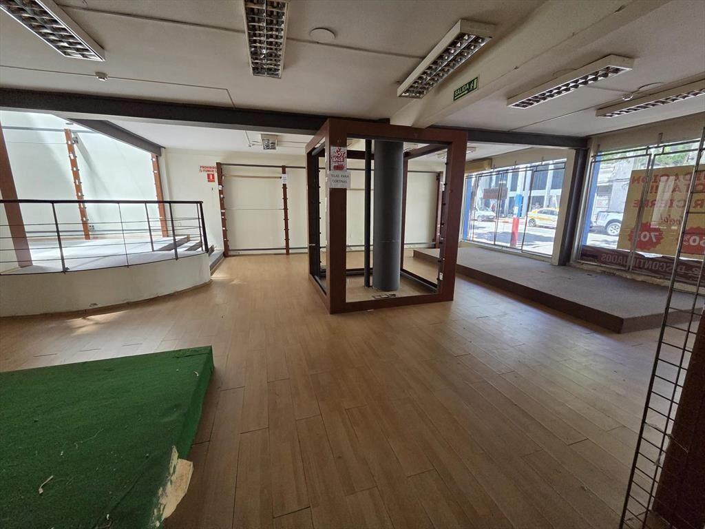 Gral Flores y Domingo Aramburu, gran esquina, 1250 m2, fren
