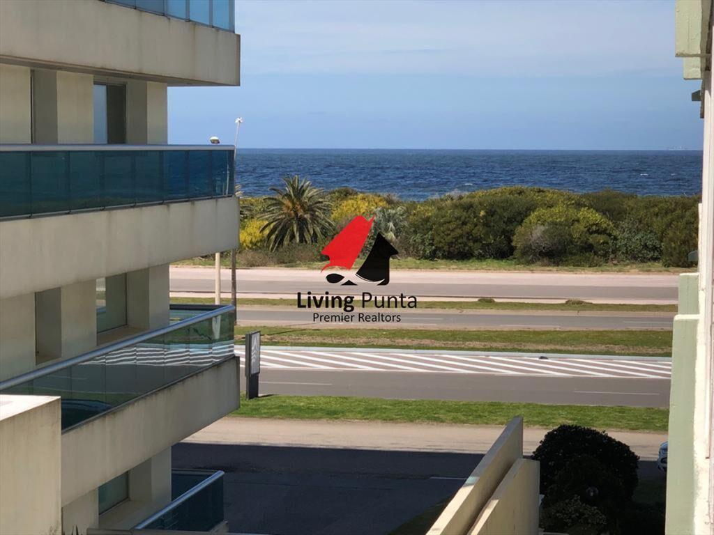 Apartamento en Brava, 2 dormitorios *