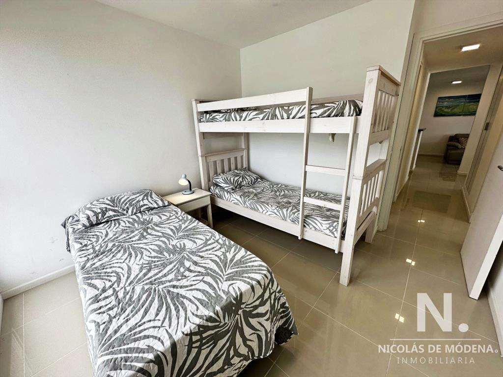 Nuevo al mercado! Destacado con vista al mar! Arenas del Ma