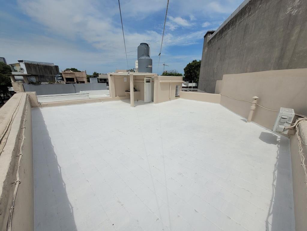 Inmaculada, gran construcción, sobre Bv Artigas esq. Penco!