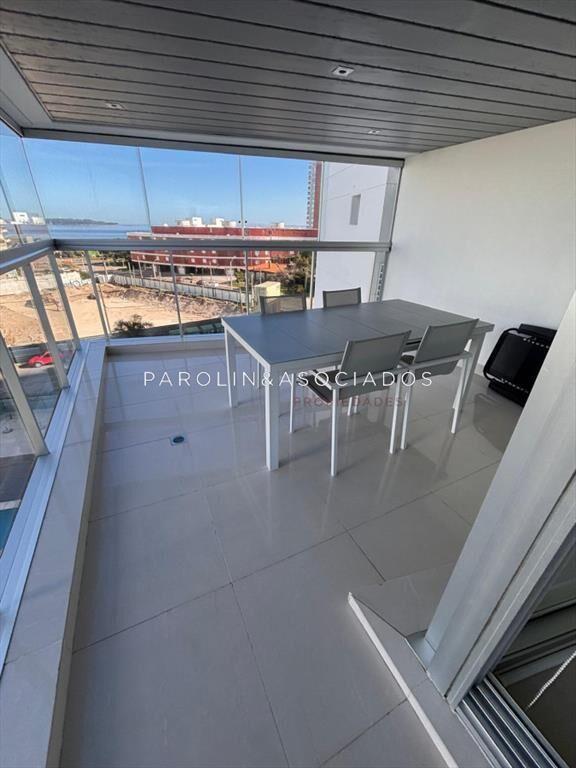 Apartamento de 2 dormitorios en Miami Boulevard,