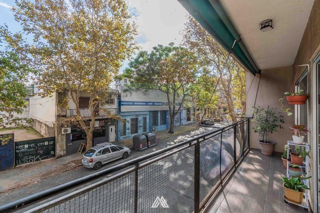 VENTA APARTAMENTO 3 DORM ,SERVICIO, TERRAZA CENTRO