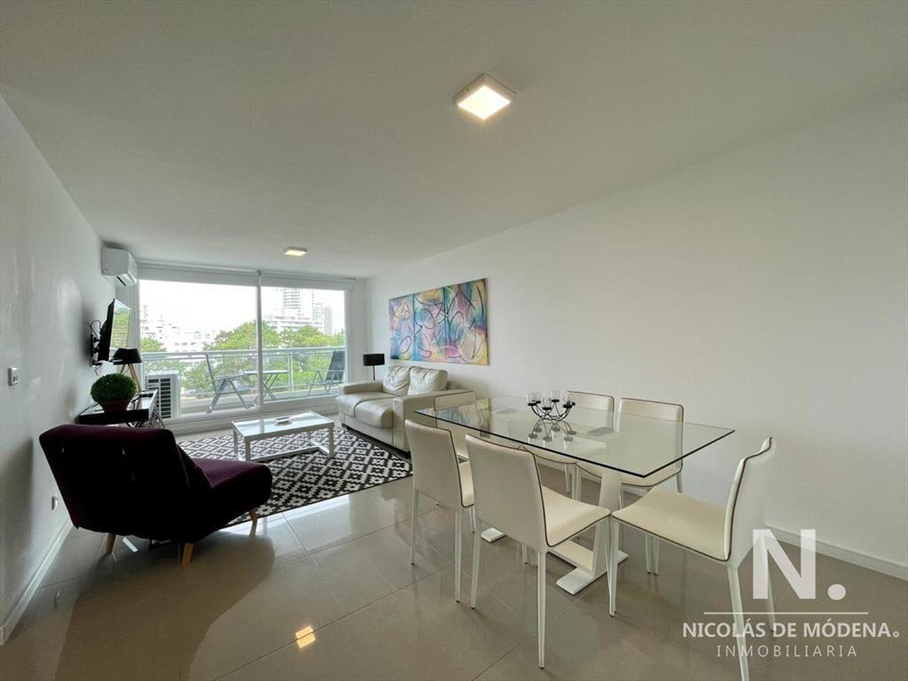 Hermoso apartamento de dos dormitorios en venta!