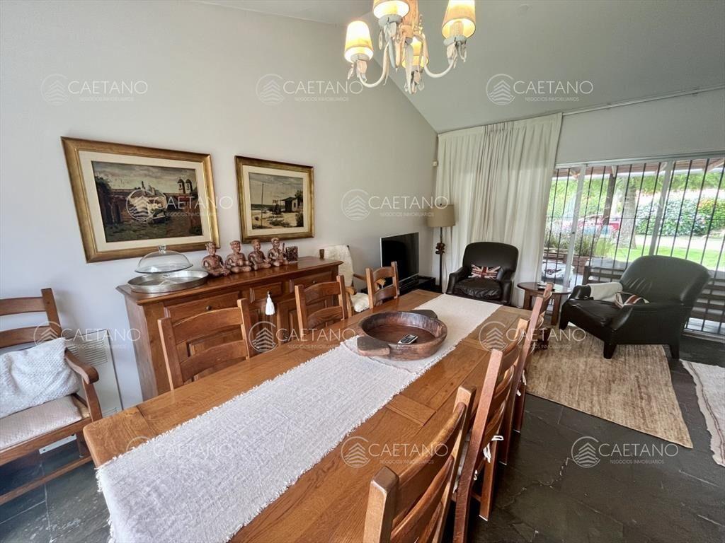Venta casa 3 dormitorios. Pinares, playa mansa