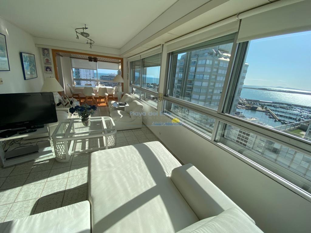 Apartamento en Venta de 3 dormitorios en Punta ,