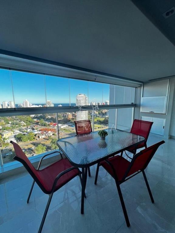 En el edificio Miami Boulevard II, increible de