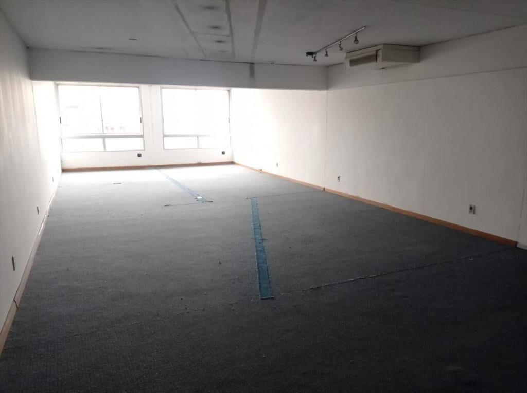 Plaza Independencia , 570 m2 llanos, piso alto con la mejor
