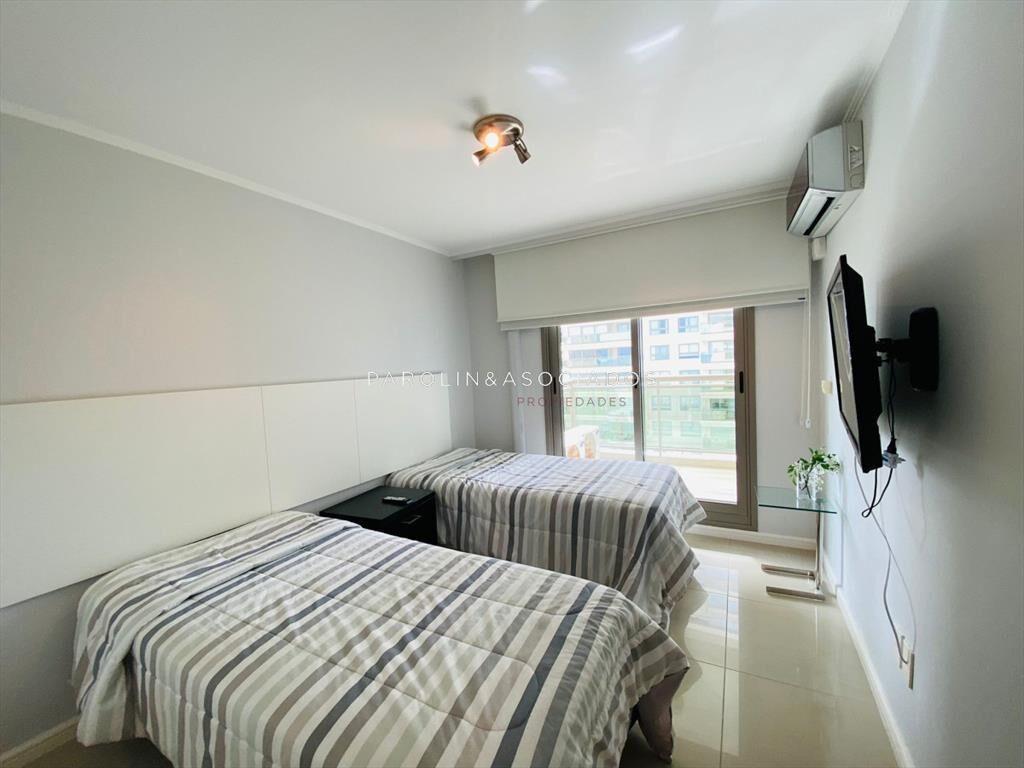 Apartamento en venta de 4 dormitorios en Torre