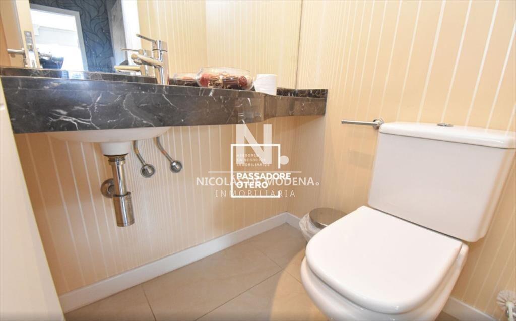 Vende apartamento de 3 dormitorios,en Mansa en