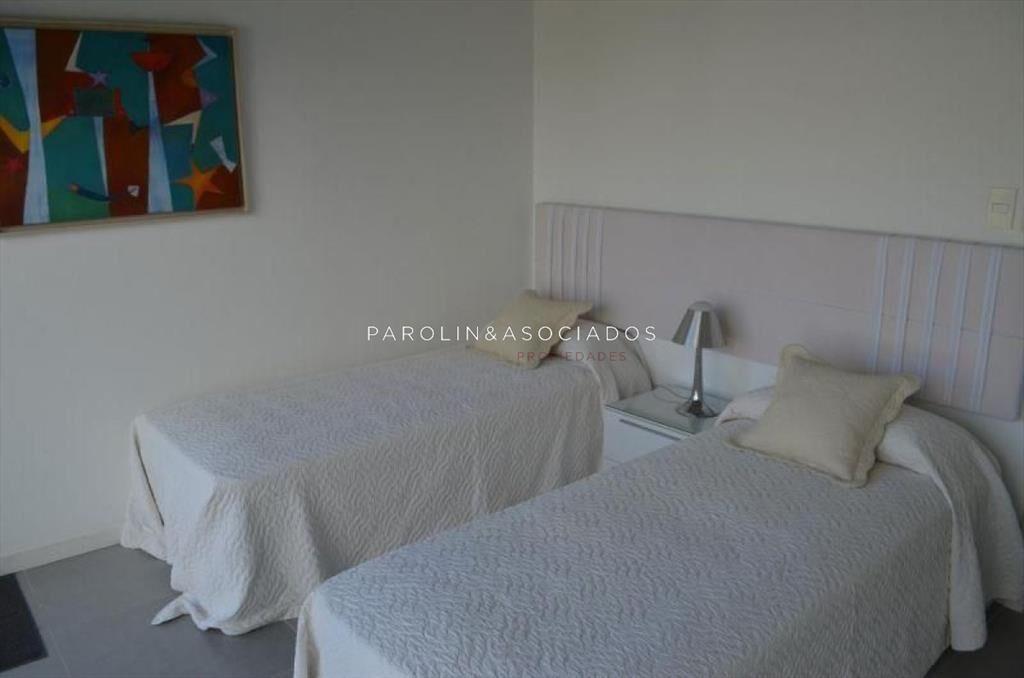 Casa en venta de 4 dormitorios en Manantiales,