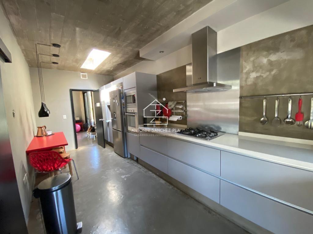 Casa estilo Moderno en Barrio Privado La Arbolada