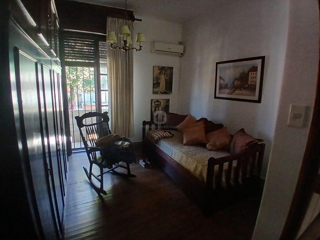 Venta de Casa en La Blanqueada con Garage y Barbacoa
