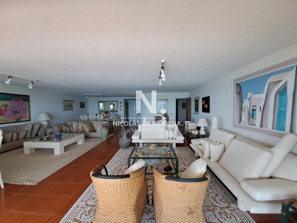 Espectacular apartamento en venta frente al mar