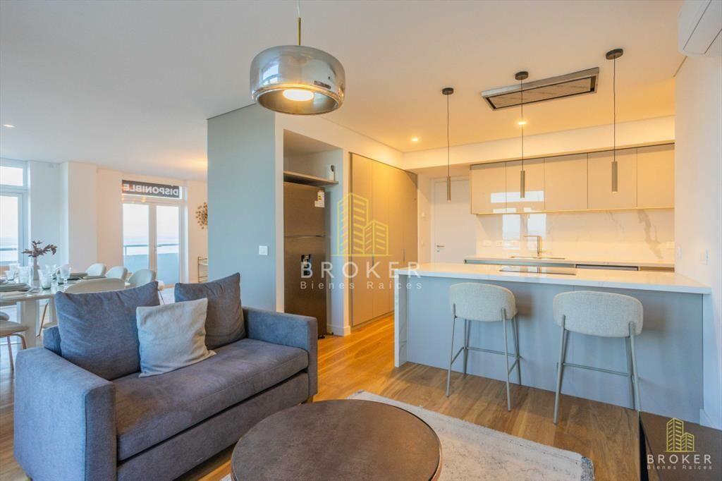 Apartamento en Rambla de Carrasco 4 dormitorios 5