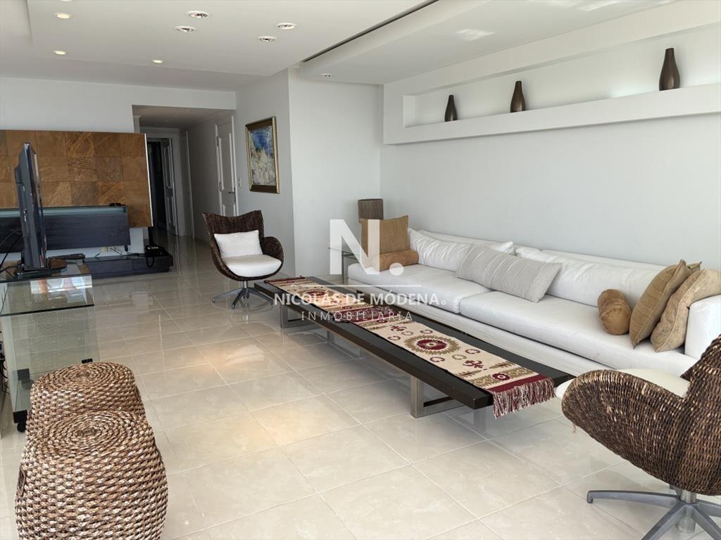 Apartamento ideal de 3 dormitorios en suite, con balcón es