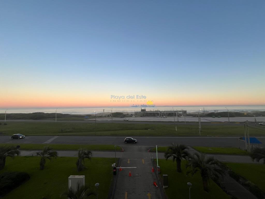 Apartamento en Alquiler de 3 Dormitorios en Punta