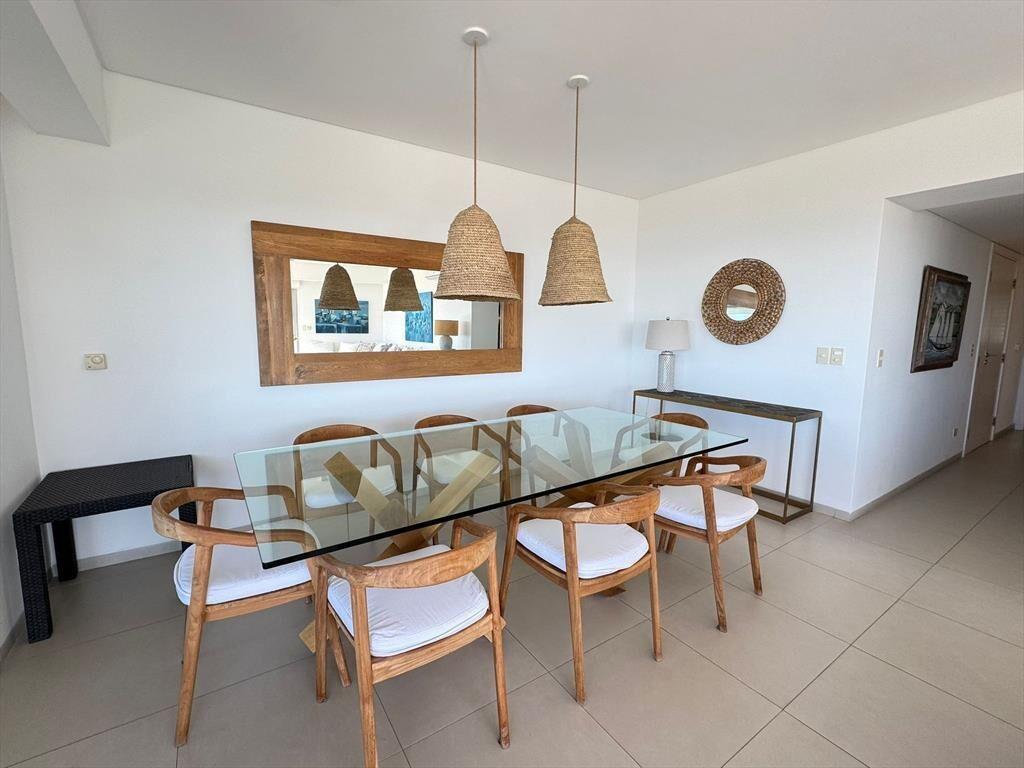 Venta Brava 28 4 suites, vista al mar amenities.