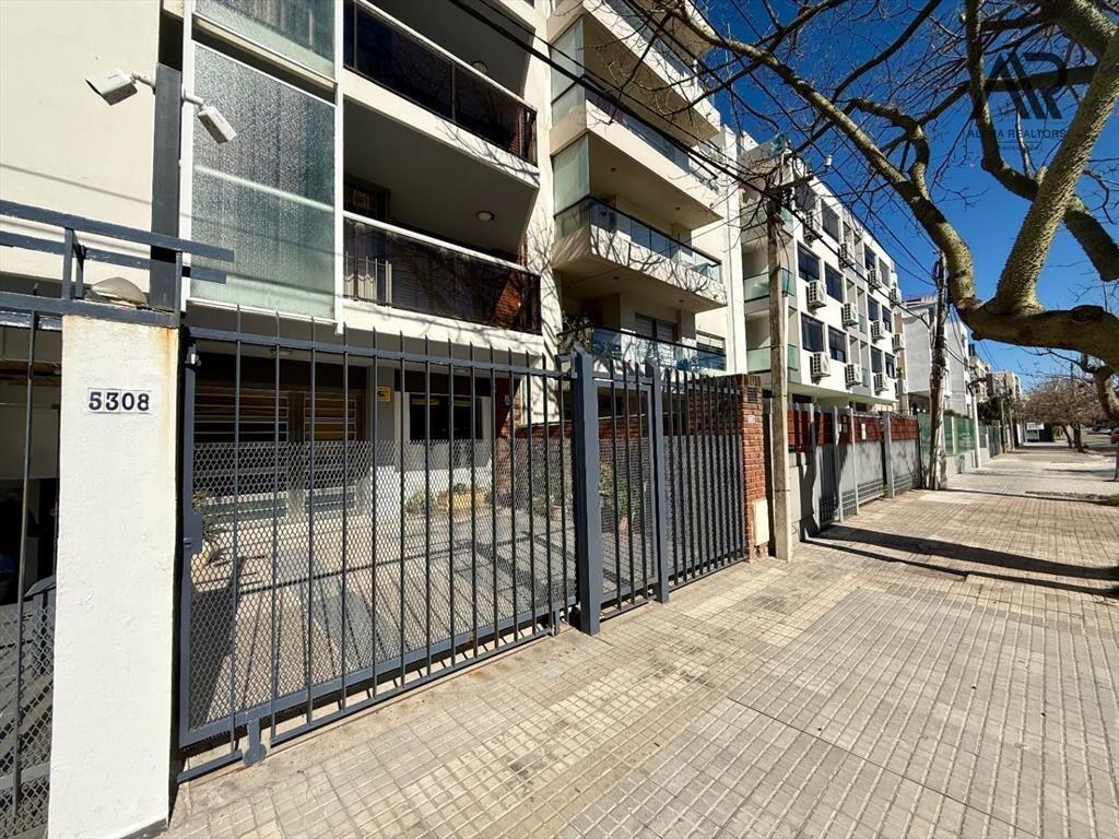 Apartamento Rambla Malvin 3 dormitorios garaje patio