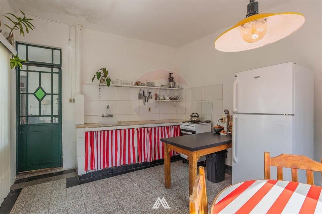 VENTA PARQUE BATLLE - CASA CON 3 APTOS RENTADOS