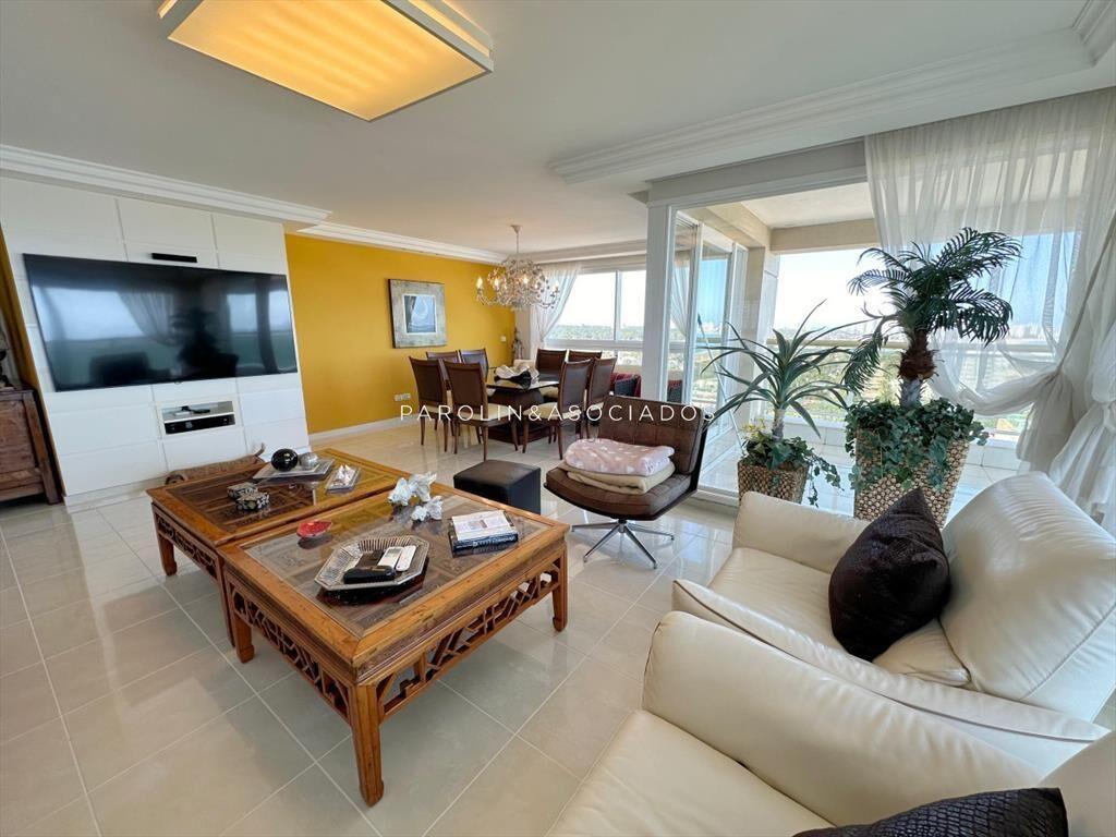 Apartamento en venta en Le Jardin de 3 en suite
