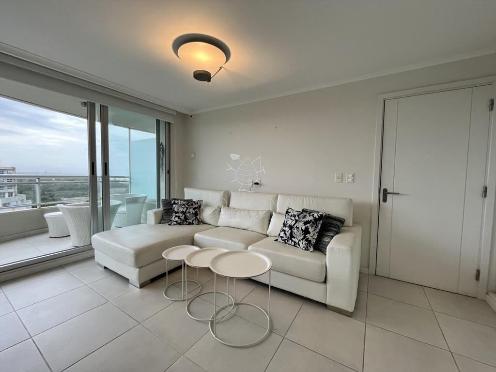 Piso alto 2 dormitorios con 1 baño en ocean