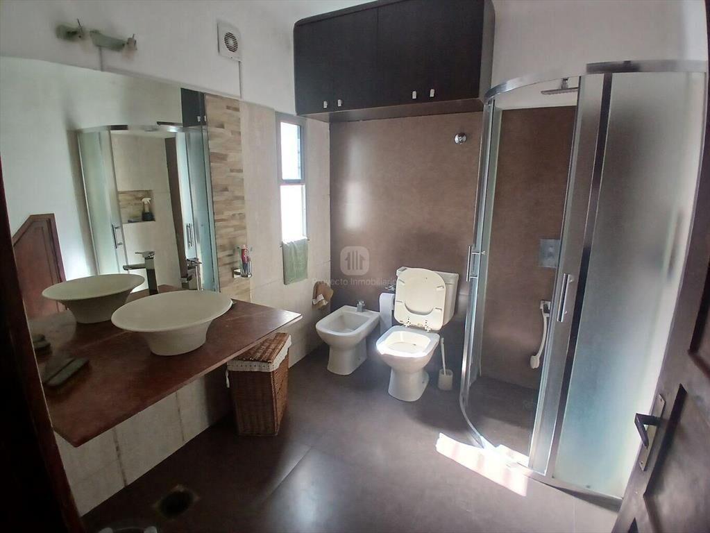 Venta de Casa en La Blanqueada con Garage y Barbacoa