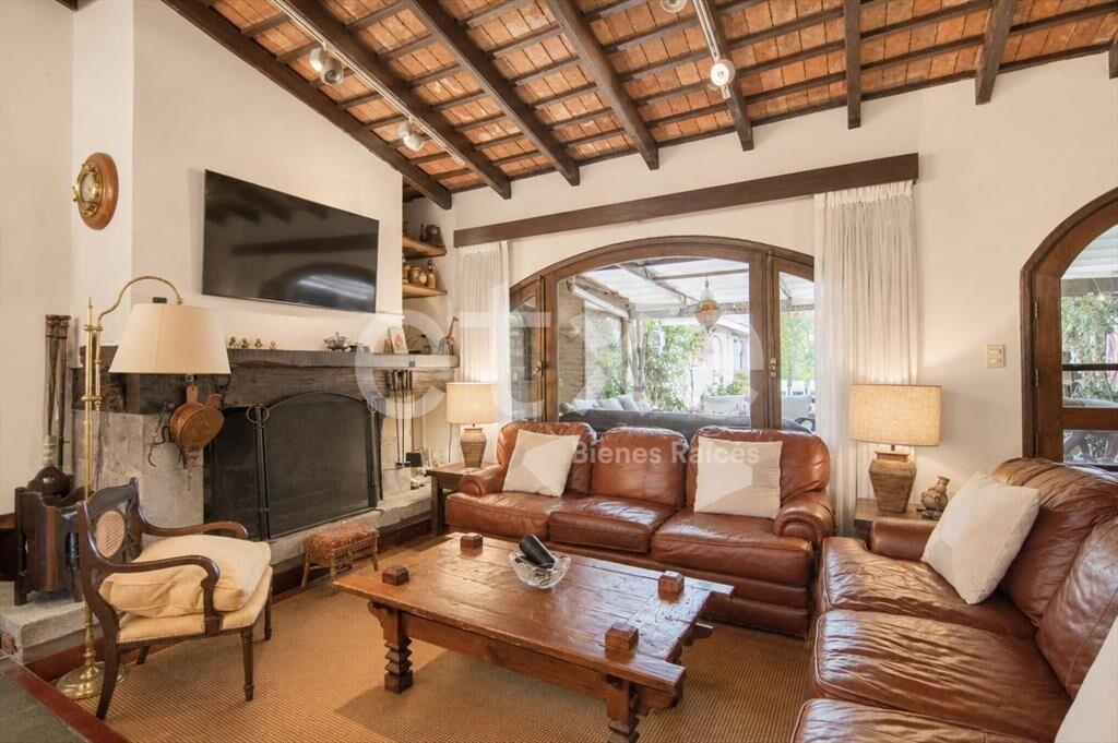 Casa en Venta en Lomas de la Tahona...