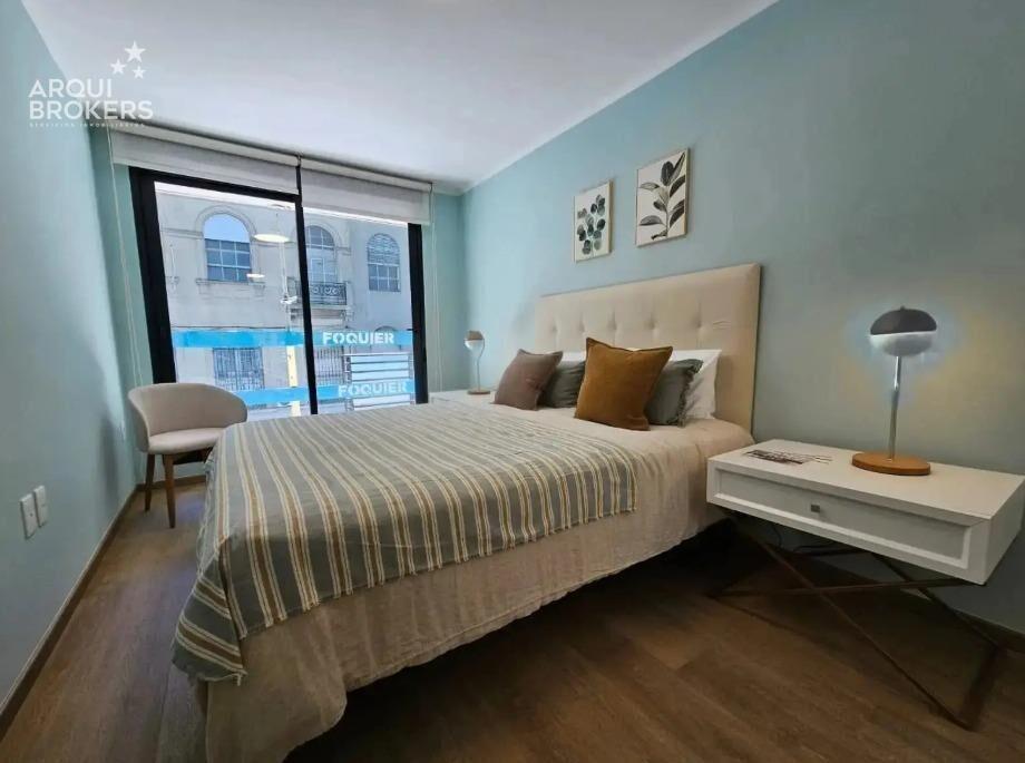 Apartamento de un dormitorio con patio en venta en Cordón -
