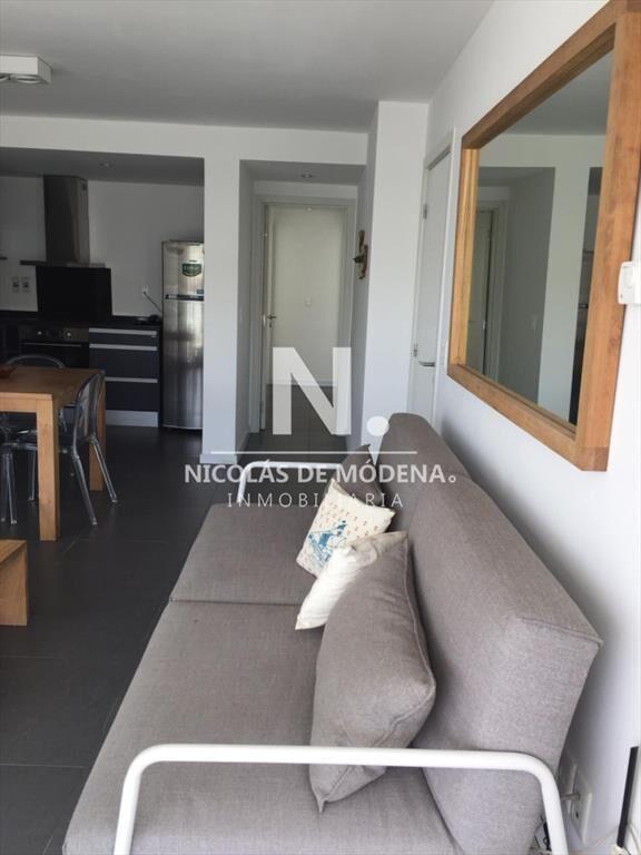 Apartamento de 2 dormitorios en venta en a metros