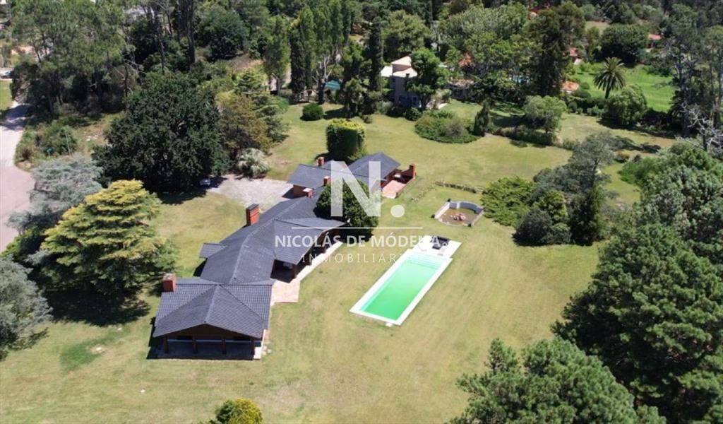 En venta casa de 4 dormitorios, con agradable en