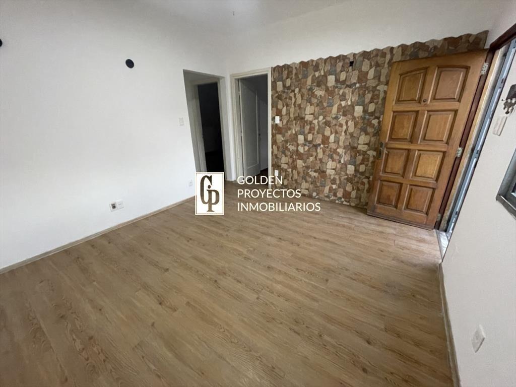 Casa en alquiler dos dormitorios y cochera en buceo