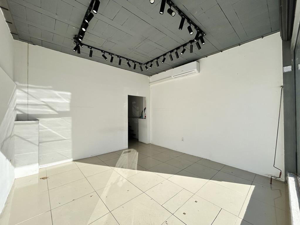 ALQUILER LOCAL COMERCIAL ZONA MAYORISTA. LIBRES Y ARENAL GR