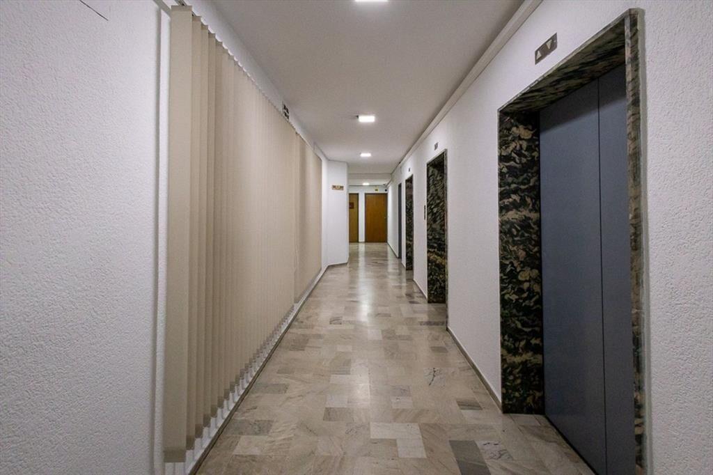 Alquiler de 4 oficinas en ciudad vieja