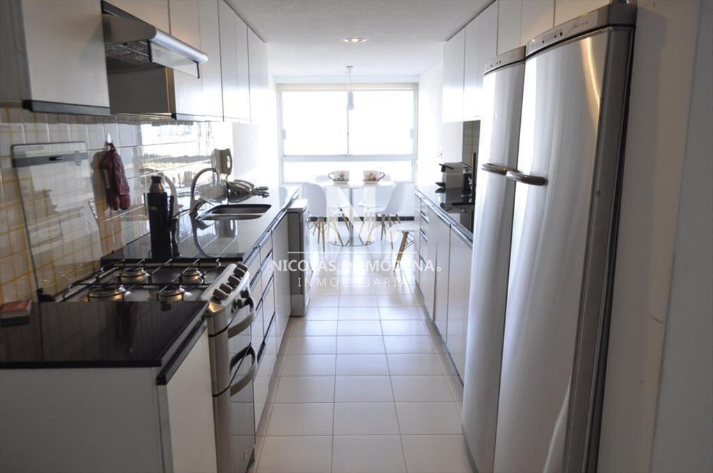 En venta Amplio departamento de 3 dormitorios al