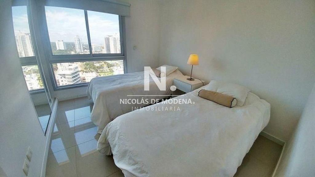 Apartamento en venta 3 dormitorios en Playa