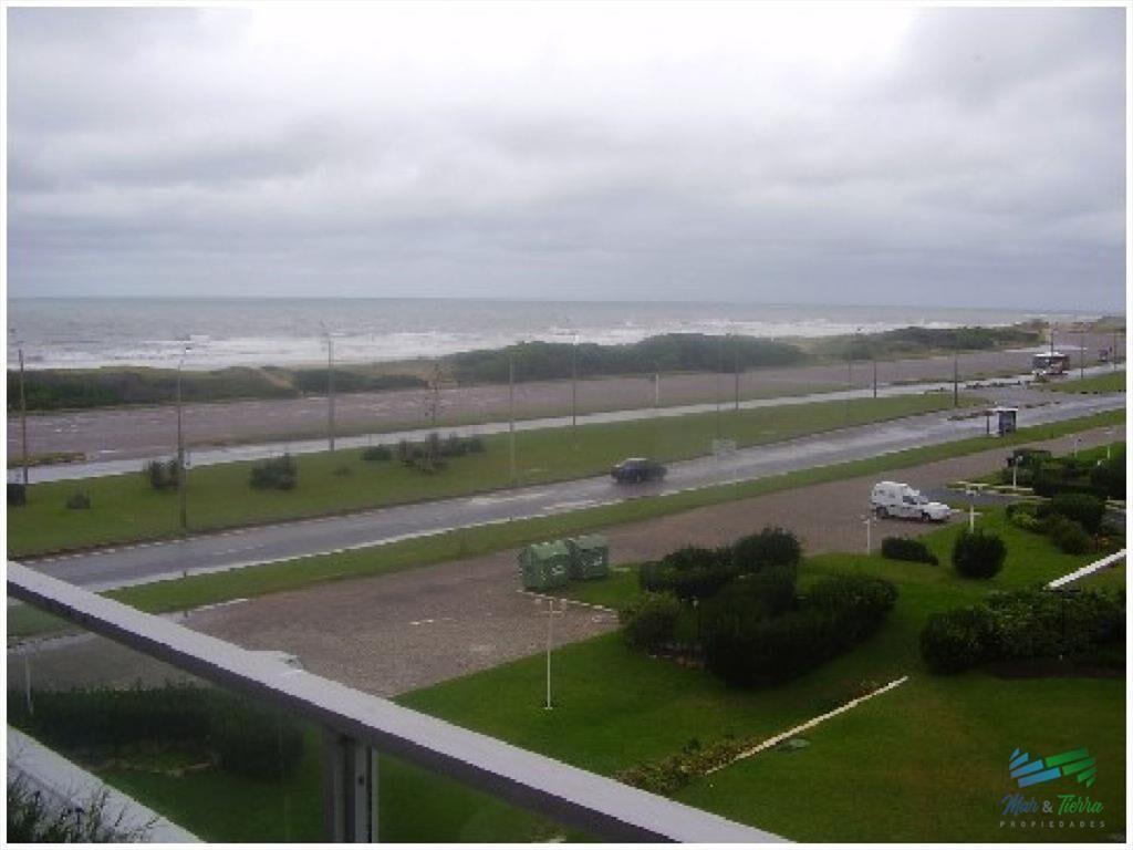 Apartamento en Brava, 3 dormitorios *