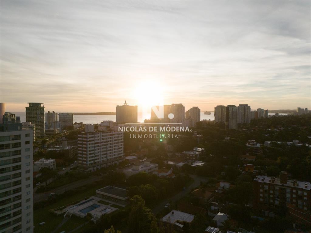Lanzamiento, Playa Brava - Torre Manglar Albor, 2