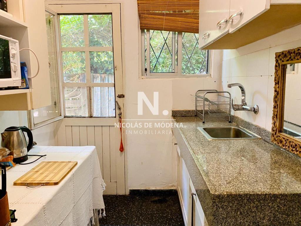 Vende Chalet de 2 dormitorios en La Barra.