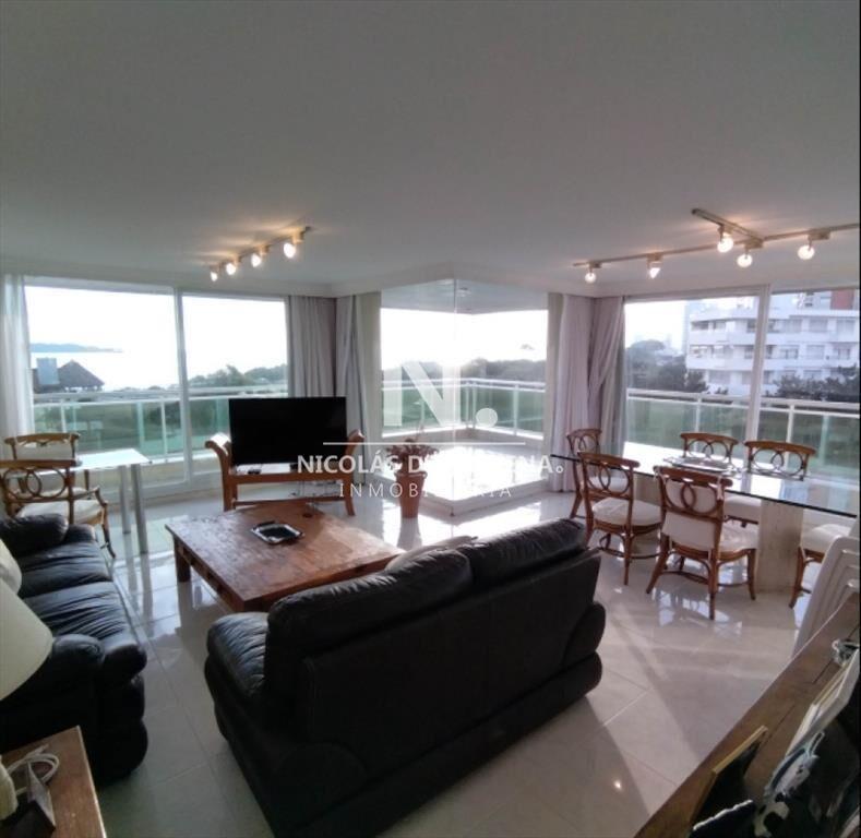 Vende apartamento con vista al mar de 3 en Mansa.
