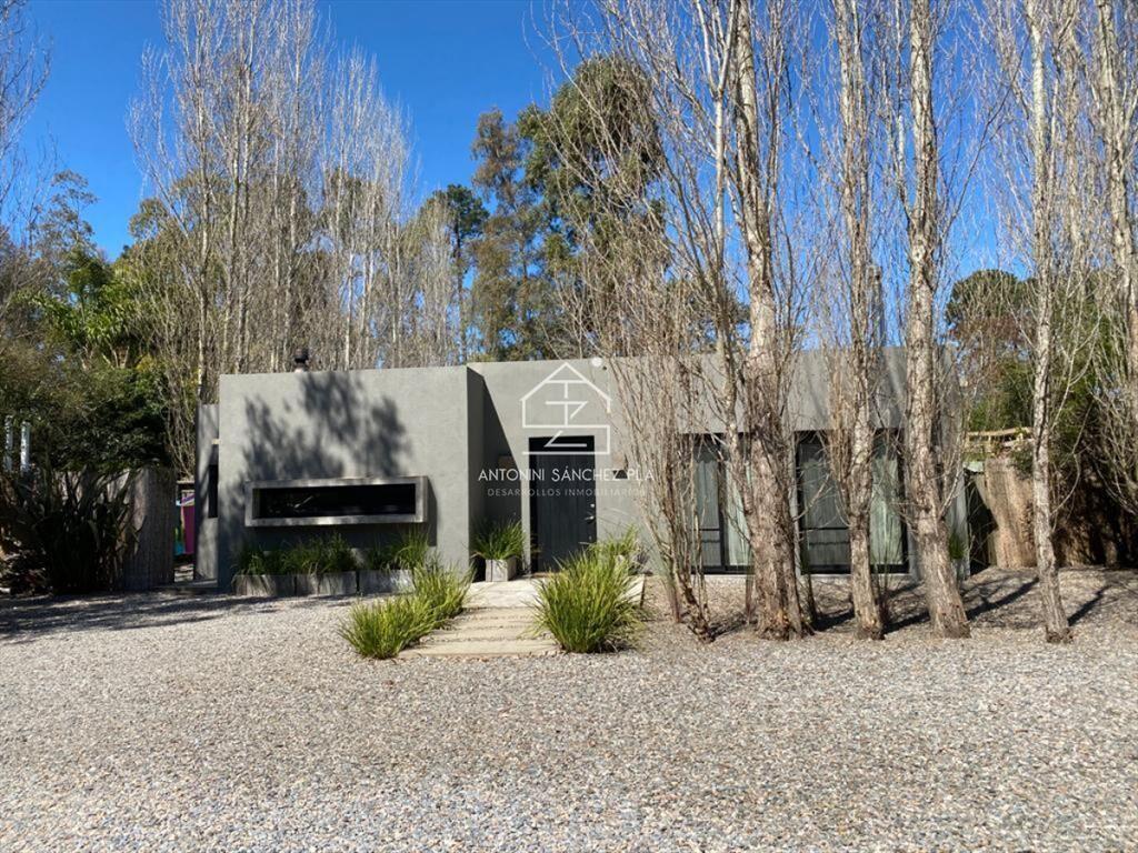 Casa estilo Moderno en Barrio Privado La Arbolada