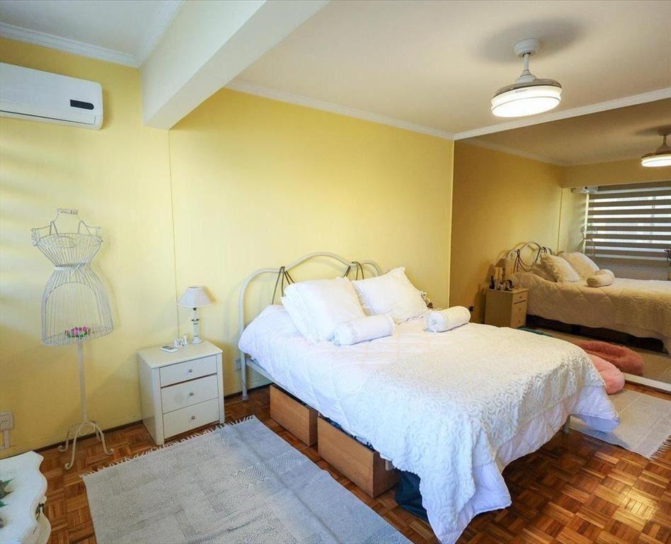 Venta Apartamento 4 dormitorios c/ 2 garajes Punta Carretas