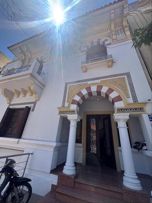 Pocitos Alquiler excelente casa de 6 ambientes 4 baños gara