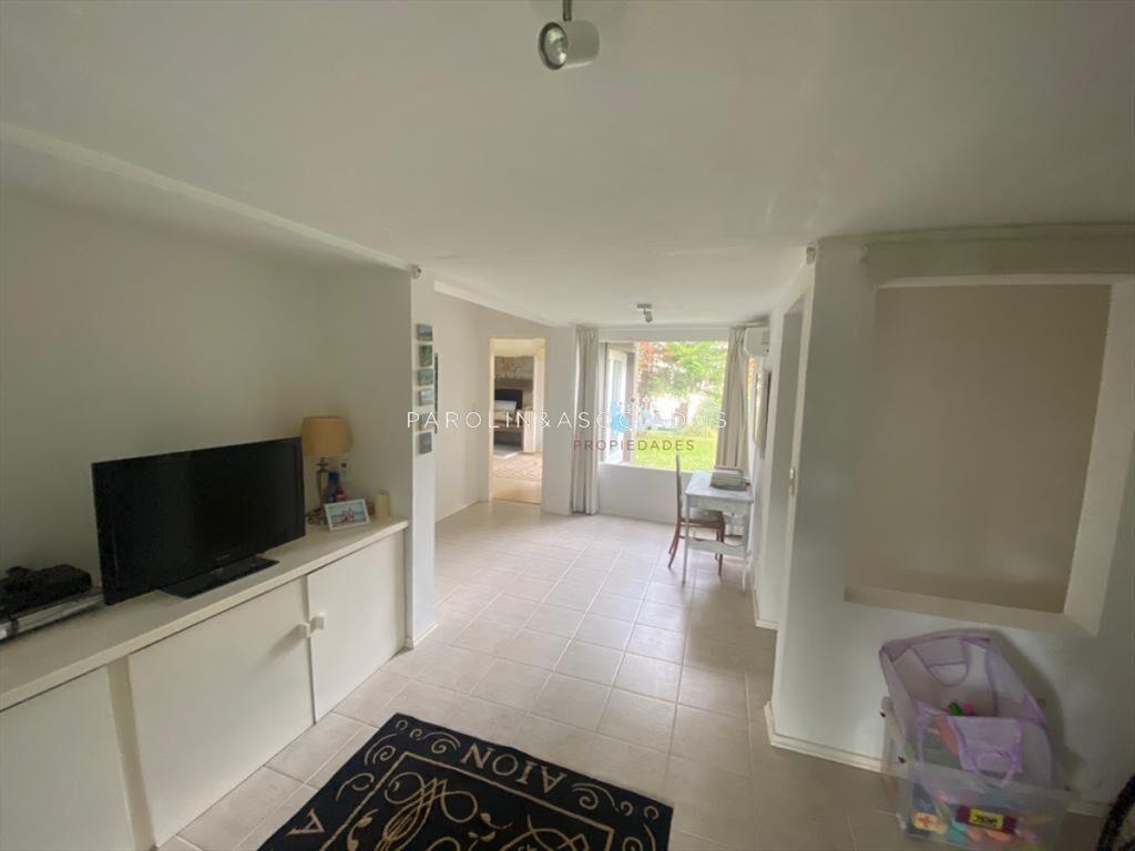 VENTA CASA DE 4 DORMITORIOS BARRIO PRIVADO LA ARBOLADA PUNT