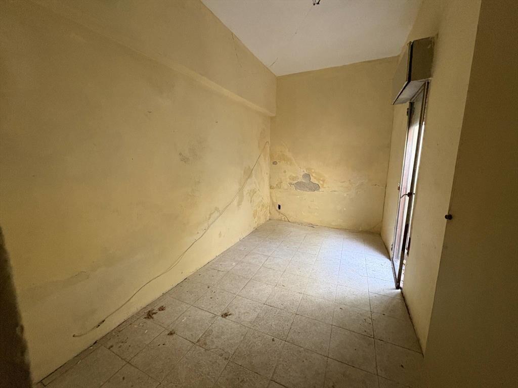 Venta de Casa con 2 dormitorios y patio en Cordón Sur