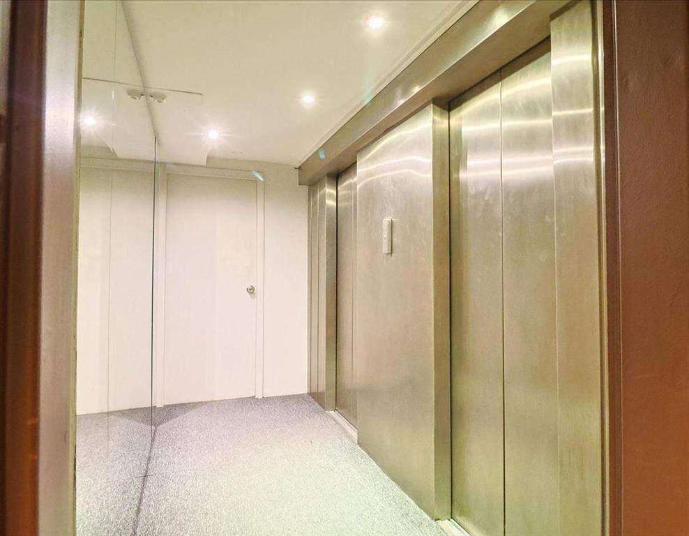 Venta de Edificio en Cerrito y Zabala 7 pisos mas subsuelo