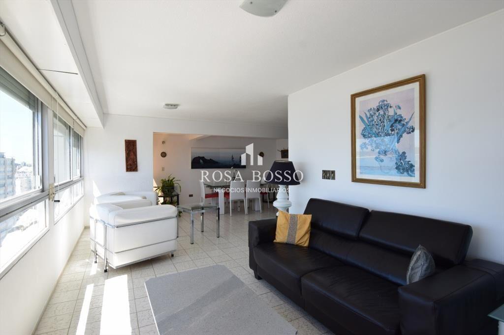 Apartamento en venta con vista al puerto