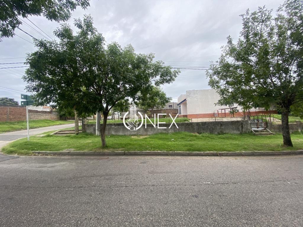PROPIEDAD EN ESQUINA CENTRICA EN VENTA