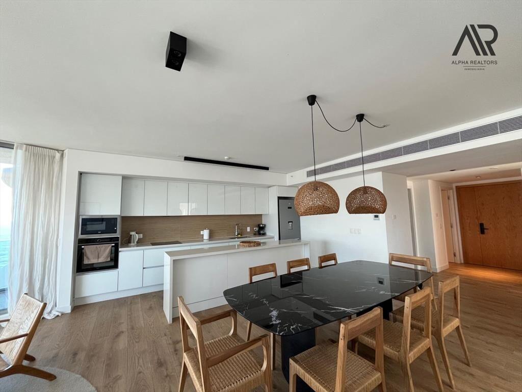 Apartamento en venta c/ cochera en Playa Brava