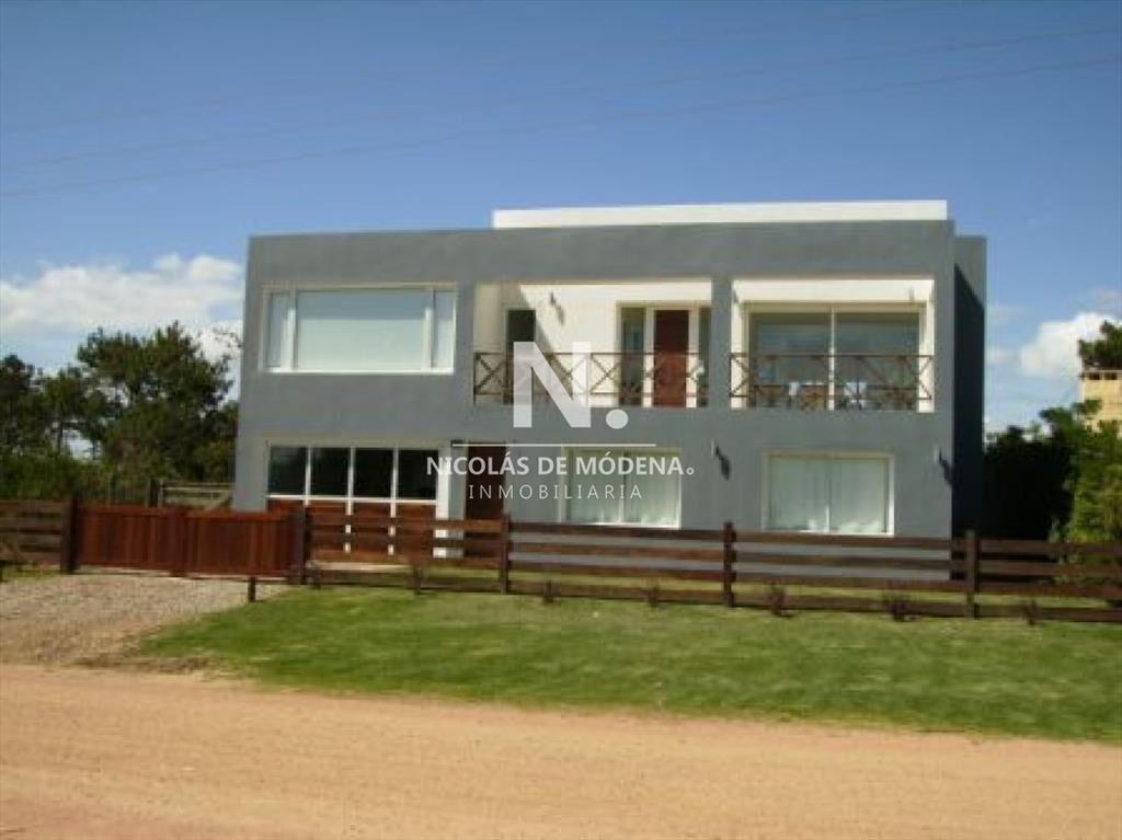 Vende casa en Tio Tom , Punta Ballena de 4