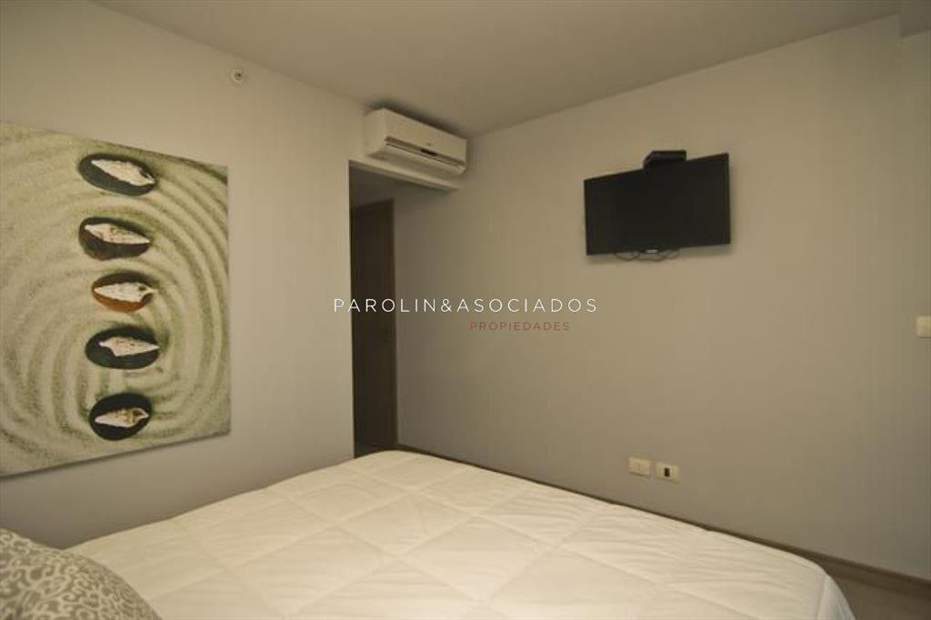 Apartamento en venta de 1 dormitorio y medio en